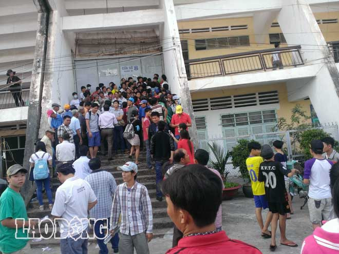 Cửa số 8 cũng đóng kín.