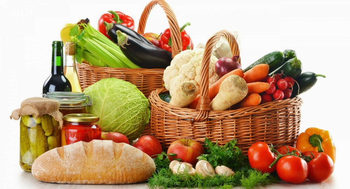 Ngoài ra, bạn cũng nên tăng cường sức đề kháng cho cơ thể để chống chọi với bầu không khí ô nhiễm bằng cách ăn uống đầy đủ dưỡng chất. Ảnh: conlatatca.