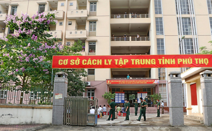 Phú Thọ: Tỉnh Phú Thọ yêu cầu người dân từ các tỉnh trở về địa phương phải khai báo y tế tại Trạm Y tế nơi cư trú hoặc Ban Chỉ đạo phòng chống dịch COVID-19 cấp xã, tổ trưởng tổ COVID-19 cộng đồng về tiền sử di chuyển của bản thân và chịu trách nhiệm trước nội dung khai báo.