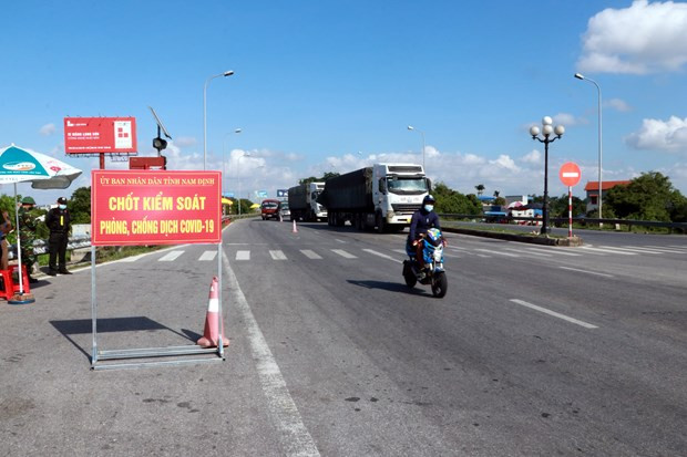 Nam Định: Tỉnh Nam Định thành lập 4 chốt kiểm soát liên ngành phòng, chống COVID-19. Cơ quan chức năng rà soát, tổ chức cách ly tập trung và lấy mẫu xét nghiệm bằng phương pháp RT-PCR đối với những người từ TP.HCM trở về Nam Định.