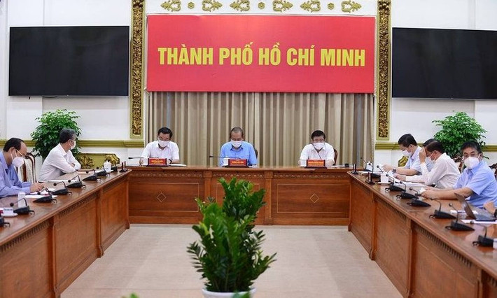 TP Hồ Chí Minh Từ 26/7/2021, người dân không ra đường sau 18h đến 6h sáng hôm sau.