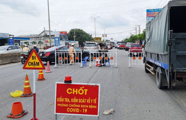 TP Vũng Tàu: Từ 0h ngày 14/7, thành phố Vũng Tàu thực hiện giãn cách theo Chỉ thị số 16/CT-TTg của Thủ tướng Chính phủ. Đây là quyết định được đưa ra tối 12/7, tại cuộc họp của Ban Thường vụ Tỉnh ủy Bà Rịa-Vũng Tàu cùng các ban, ngành chức năng của tỉnh.