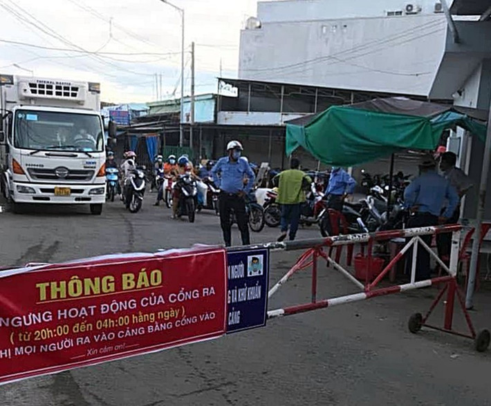 Thị xã La Gi, tỉnh Bình Thuận: Thị xã La Gi, tỉnh Bình Thuận phong tỏa những nơi mà ca nghi nhiễm đã đến và hai khu phố với 422 hộ, 2.310 nhân khẩu bắt đầu từ 12h trưa ngày 14/7. Giãn cách toàn thị xã La Gi, Bình Thuận, theo Chỉ thị 15 từ 12h trưa nay 14/7.