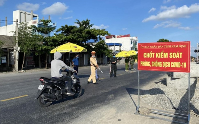 Sở GTVT tỉnh Nam Định đã tạm dừng hoạt động vận tải hành khách đến 10 tỉnh, thành phố gồm: TP Hồ Chí Minh, Cần Thơ, Bình Dương, Bình Phước, Bắc Ninh, Bắc Giang, Tây Ninh, Quảng Ninh, Cà Mau và Vinh (Nghệ An) kể từ ngày 14/7.