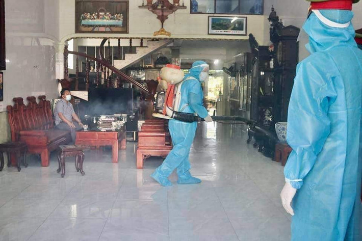 Chính quyền huyện ra quyết định lập tức cách ly tại xóm có bệnh nhân dương tính trên.