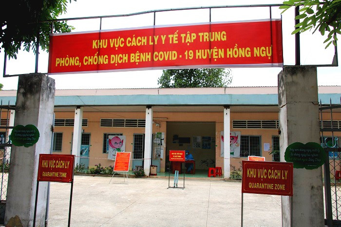 Đồng Tháp: Người từ những vùng đang thực hiện giãn cách xã hội theo Chỉ thị số 16/CT-TTg của Thủ tướng Chính phủ đến địa bàn tỉnh Đồng Tháp bắt buộc phải thực hiện cách ly tập trung ít nhất 21 ngày theo quy định (thời gian tinh từ ngày rời khỏi vùng dịch). Người cách ly tập trung phải tự chi trả các khoản chi phí theo quy định.
