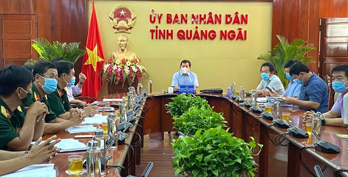 Quảng Ngãi: Ông Võ Phiên, Phó chủ tịch UBND tỉnh Quảng Ngãi, cho biết: Ngân sách địa phương đang gặp nhiều khó khăn, tỉnh chỉ có thể đón khoảng 400 người lao động nghèo từ vùng dịch trở về: "Người về quê tránh dịch ngoài kế hoạch của tỉnh, phải cùng chung trách nhiệm, nộp chi phí, căn cứ mức chi của từng huyện, thị xã, thành phố tại các khu cách ly tập trung, chủ yếu nộp tiền ăn 14 ngày và xét nghiệm PCR tối thiểu 4 lần".