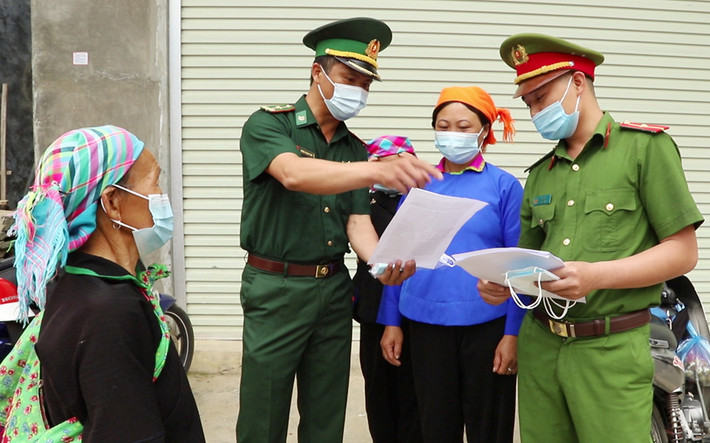 Hà Giang: Ngay khi về Hà Giang, công dân sẽ được xét nghiệm SARS-CoV-2 và được đưa đi cách ly 14 ngày tại khu cách ly tập trung, được lấy mẫu xét nghiệm SARS-CoV-2 vào ngày thứ 14; sau đó tiếp tục được theo dõi sức khỏe tại nhà 7 ngày tiếp theo và lấy mẫu xét nghiệm SARS-CoV-2 vào ngày thứ 7.