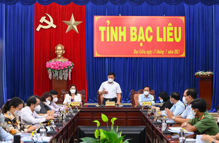 Bạc Liêu: Ngày 28/7, Trung tâm Kiểm soát bệnh tật tỉnh Bạc Liêu ghi nhận 1 ca nhiễm COVID-19 từ đoàn 42 người lao động được đón trở về tỉnh. Lãnh đạo địa phương này khẳng định sẵn sàng đón người Bạc Liêu trở về địa phương. Tỉnh đang lên kế hoạch mở rộng khu cách ly và khu điều trị để đón F0, F1 trở về.