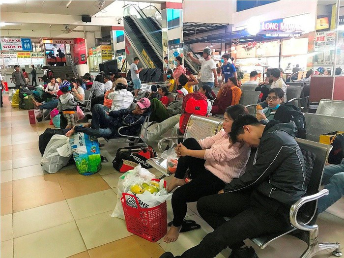 Hành khách đến bến xe Miền Đông chủ yếu mua vé về các tỉnh miền Trung, Tây Nguyên.
