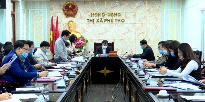 Tỉnh Phú Thọ: Quy định chung với tất cả người tỉnh ngoài vào Hà Tĩnh là phải có giấy xét nghiệm âm tính với SARS-CoV-2 bằng phương pháp RT-PCR trong thời hạn 72 giờ. Đối với cán bộ, công nhân, người lao động đang làm việc trên địa bàn tỉnh Phú Thọ; có địa chỉ thường trú ngoại tỉnh: Tỉnh Phú Thọ khuyến khích lưu trú lại địa bàn tỉnh, hạn chế di chuyển.