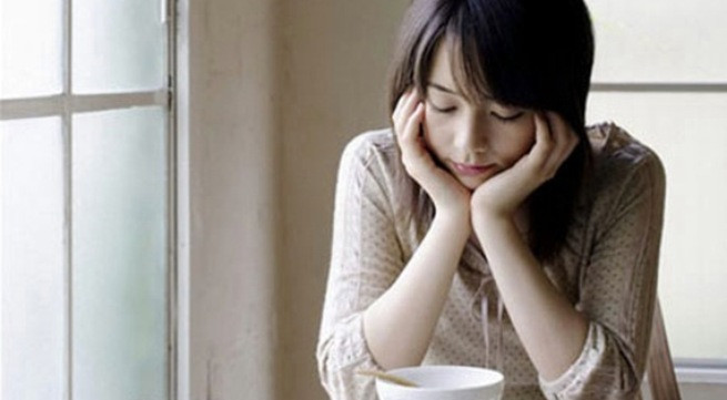 Bỏ bữa sáng. Bỏ bữa sáng là một trong những thói quen của rất nhiều người trong những ngày lễ. Nhưng bạn có biết rằng, bỏ bữa sáng là nguyên nhân khiến bạn chậm chạp.