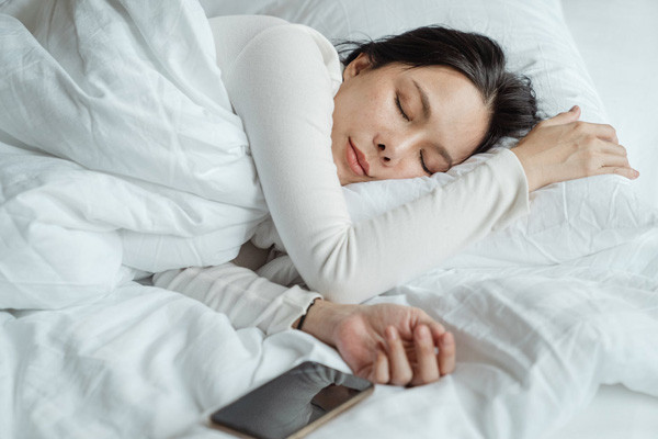 Giấc ngủ kéo dài 20-30 phút. Có tác dụng tăng cường trí nhớ dài hạn. Đây cũng được xem là khung thời gian nghỉ ngơi tốt nhất.