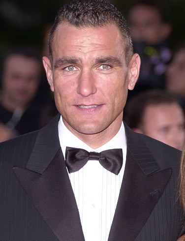 Kể từ khi giải nghệ, Vinnie Jones theo lĩnh vực điện ảnh và có sự nghiệp diễn xuất thành công rực rỡ với nhiều vai diễn nổi bật như Pele trong “Escape”, Didier Drogba trong “Vertigo”…