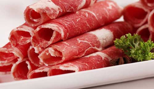 Gần đây, nhiều nghiên cứu đã đưa ra minh chứng rằng, thịt chế biến gây ung thư và thịt đỏ chưa qua chế biến cũng có thể gây ung thư khiến cho người tiêu dùng hoang mang không biết ăn gì trong bữa cơm hàng ngày.