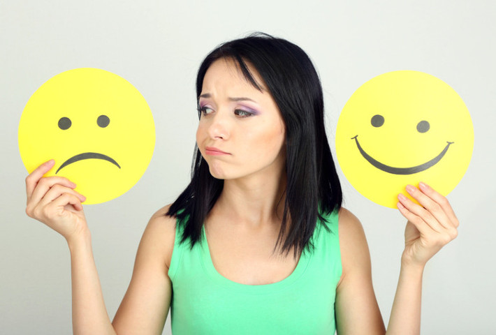 Cảm thấy hài lòng với những việc mình làm: Hãy cố gắng hoàn thành một việc nào đó có thể giúp bạn thấy hài lòng và có cảm giác tự hào. Đó có thể là những thành tựu trong sự nghiệp, công việc kinh doanh hay chỉ là một chiếc cửa tự sơn đúng ý hoặc kế hoạch đưa gia đình đi chơi được hoàn thành. Đó là cách tạo động lực và luôn giữ năng lượng và tích cực hơn với cuộc sống mỗi ngày.