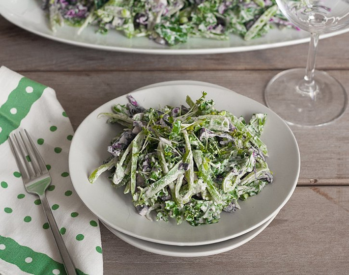 Salad rau cải, đậu hà lan và xà lách. Tất cả loại rau này cùng trộn với một loại bơ thực vật, thêm chút gia vị là đã trở thành một món ngon để bạn hưởng thụ.