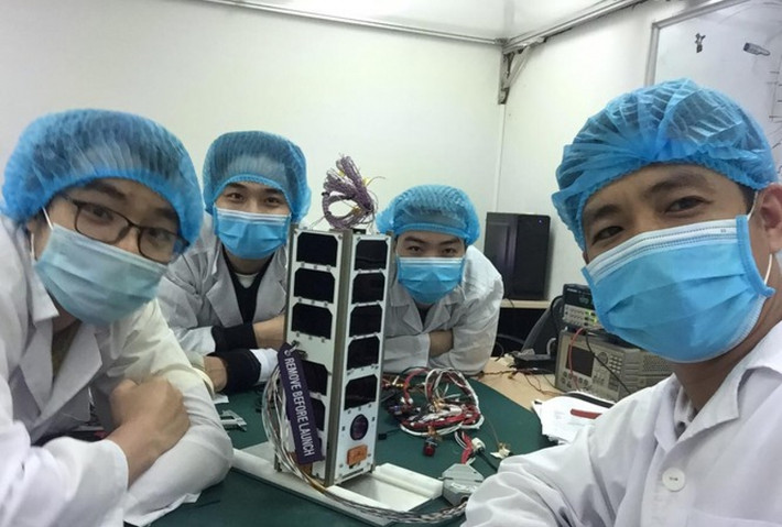 Trước đó, vệ tinh NanoDragon đã được Cơ quan Nghiên cứu hàng không vũ trụ Nhật Bản (JAXA) thông báo lựa chọn là một trong 15 vệ tinh được phóng lên quỹ đạo vào năm 2021, theo chương trình chùm vệ tinh thử nghiệm công nghệ lần 2 của Nhật Bản.
