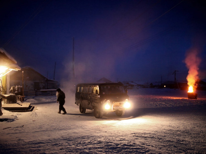 Làng Oymyakon nằm ở phía đông bắc Siberia, nơi mà nhiệt độ thấp nhất trong một khu vực có người sinh sống từ trước đến nay.