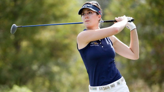 Sandra không chỉ là cô gái quyến rũ của năm mà cô còn là một trong những tay golf xinh đẹp và tuyệt vời nhất mọi thời đại, theo bình chọn của tạp chí GolfDigest.