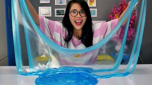 Ngay lập tức, những thông tin về YouTuber Thơ Nguyễn cũng được tìm lại và nhiều người đang rất tò mò về cuộc sống hiện tại của cô gái này từ sau không ít vụ lùm xùm hơn 3 năm qua.