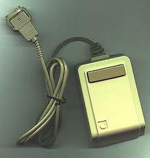 Apple Lisa là một trong những mẫu máy tính cá nhân thương mại đầu tiên được trang bị giao diện người dùng đồ họa (GUI) và chuột. Mặc dù Lisa thất bại thảm hại về mặt kinh doanh, song GUI và chuột máy tính vẫn được Apple tin dùng, tái sử dụng cho dòng máy cực kỳ thành công Apple Macintosh một năm sau đó.