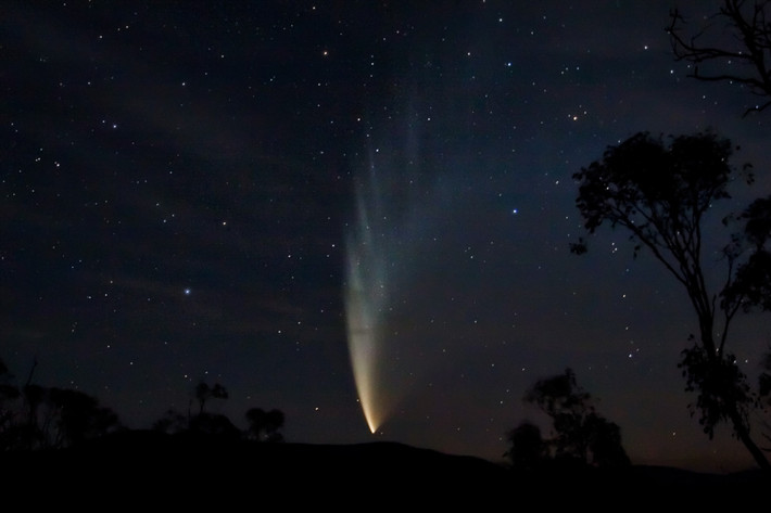 Gần đây, kính viễn vọng không gian Hubble và Spitzer của NASA đã phát hiện một số dấu vết của carbon dioxide, methane và hơi nước trong khí quyển của một hành tinh ngoại gọi là HD 209458b. Điều này về cơ bản chứng minh rằng sự sống không phải chỉ có duy nhất ở Trái đất.