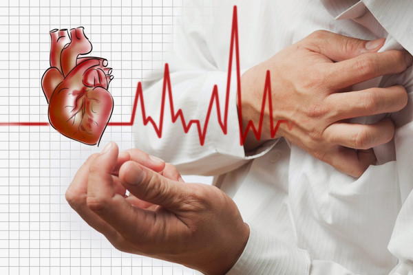 Sau khi phân tích ưu, nhược điểm của từng tư thế ngủ, các nhà khoa học còn đưa ra tư thế ngủ tốt cho từng bệnh, khuyến nghị bệnh nhân áp dụng để nhận được lợi ích sức khỏe tối đa, cụ thể: Bệnh tim mạch vành nên áp dụng tư thế nằm nghiêng phải, đầu cao chân thấp.