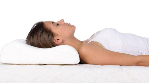 Tư thế nằm ngửa. Nằm ngửa có thể làm giảm tình trạng viêm khớp, đau khớp. Đồng thời, nó cũng được đánh giá là tư thế ngủ tốt với nam giới, không gây chèn ép bộ phận sinh dục.