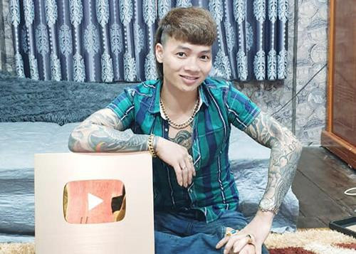Khá "Bảnh" nổi lên trên mạng xã hội như một giang hồ mạng. Khá nổi tiếng với những clip như dạy đàn em không đánh bạc, dạy cách sống... trên kênh Youtube gần 2 triệu Subcrible, nhân vật này từng tuyên bố “5 tỷ cũng không bán kênh”. Tuy nhiên, bản thân Khá lại là người thường xuyên vi phạm pháp luật như chơi ma túy, tổ chức đánh bạc...