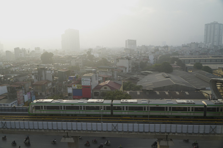 Trước khi vận hành thử toàn hệ thống 20 ngày, tổng thầu cũng đã chạy thử 6-8 đoàn tàu/ngày để kiểm tra, nghiệm thu các hạng mục chuyên biệt, kiểm tra giãn cách chạy tàu 2-3 phút/chuyến, các đoàn tàu chạy nối tiếp nhau 120 giây...
