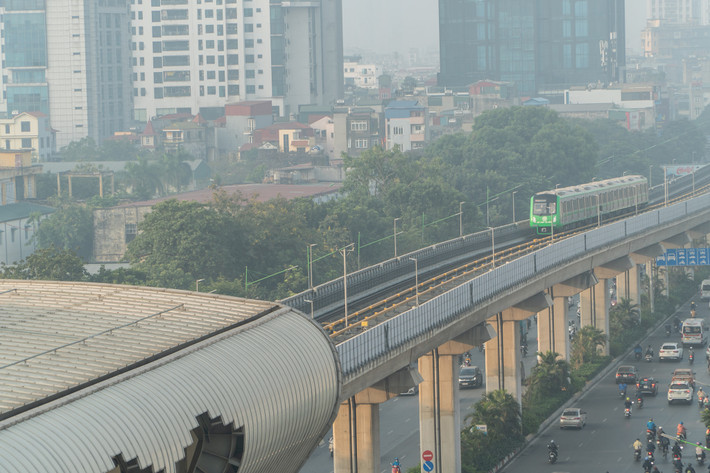 Trong 20 ngày vận hành thử toàn hệ thống, các đoàn tàu sẽ chạy theo đúng biểu đồ để tổng thầu, tư vấn đánh giá, kiểm chứng mức độ an toàn. Cùng với đó là diễn tập các tình huống ứng phó khẩn cấp, nghiệm thu bảo vệ môi trường, hệ thống phòng cháy chữa cháy.