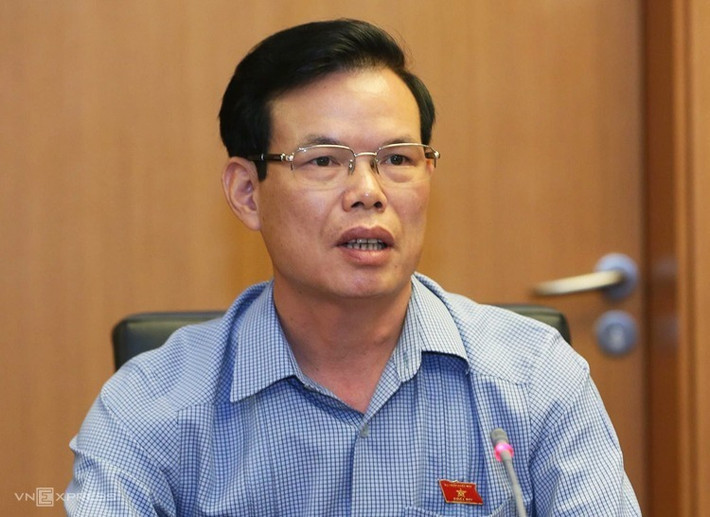 Ông Triệu Tài Vinh: Bộ Chính trị kỷ luật ông Triệu Tài Vinh, ủy viên Trung ương Đảng, Phó Trưởng Ban Kinh tế Trung ương, nguyên Bí thư Tỉnh ủy Hà Giang bằng hình thức khiển trách.
