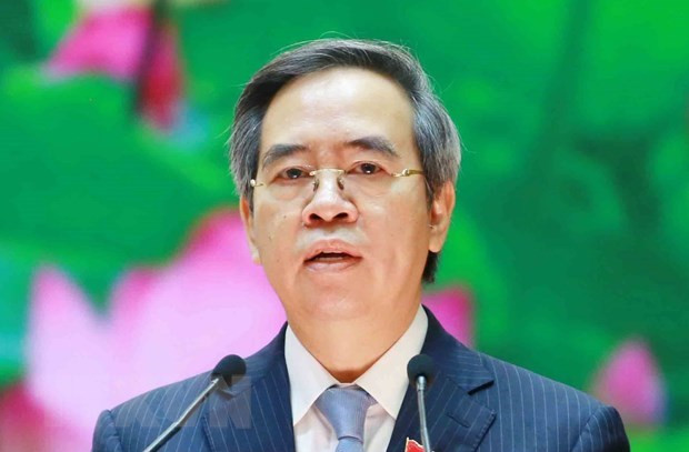Nguyễn Văn Bình (SN 1961) – Trưởng ban Kinh tế Trung ương: Ông Bình chịu trách nhiệm người đứng đầu về việc Ngân hàng Nhà nước Việt Nam ban hành văn bản quy định có nội dung không đầy đủ, không đúng nguyên tắc theo quy định của Chính phủ, dẫn đến các vi phạm, khuyết điểm trong xử lý nợ xấu, gây thất thu ngân sách Nhà nước. Ông Bình vi phạm trong việc ký ban hành nghị quyết đồng ý cho Ngân hàng Xây dựng vay đặc biệt với lãi suất 0% và không có tài sản bảo đảm. Ngày 6/11, Bộ Chính trị đã quyết định thi hành kỷ luật ông Nguyễn Văn Bình bằng hình thức cảnh cáo.