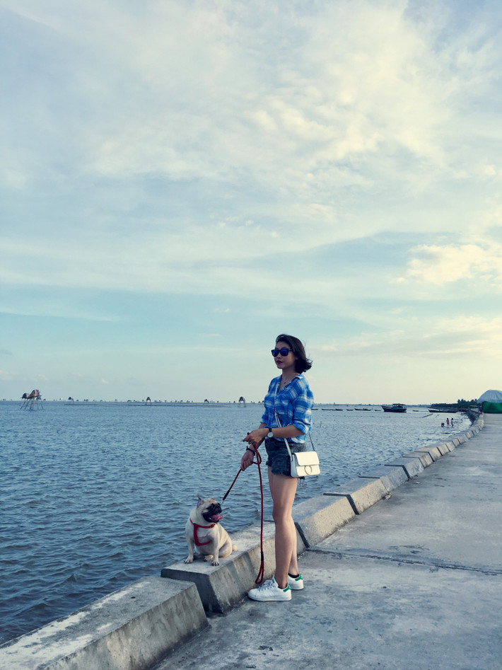 Một buổi chiều nhẹ nhàng ở bãi biển Đồng Châu thơ mộng. Ảnh: Phương Ngân Trịnh.