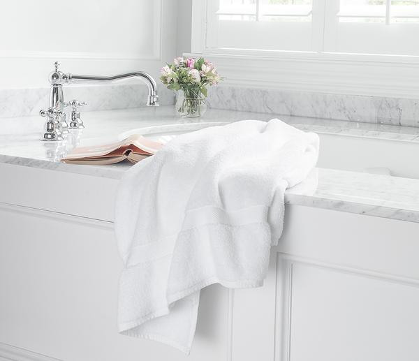 Bên cạnh đó, bạn cần lưu ý cứ 2 - 3 ngày phải giặt khăn tắm một lần để loại bỏ vi khuẩn gây hại cho da. (Nguồn Shopify)