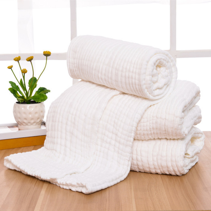 Khi mua khăn, bạn nên lựa chọn loại khăn được làm từ 100% cotton hoặc vải bông - những chất liệu mềm mại, an toàn cho da mà lại thấm hút nước tốt. (Nguồn Alicdn)