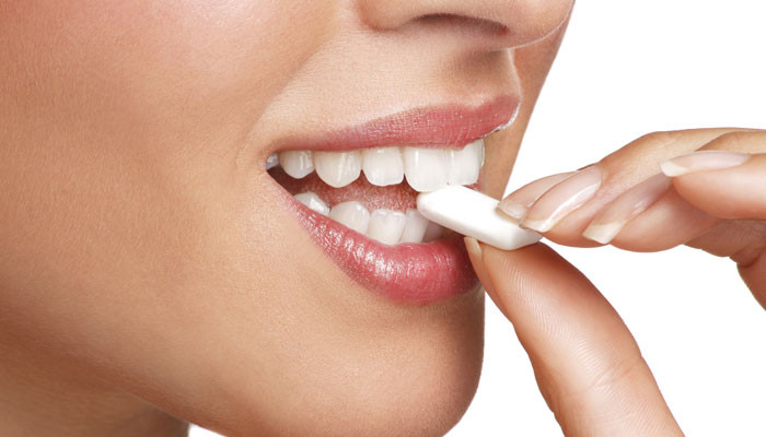 Bên cạnh đó, thói quen nhai kẹo cao su còn tốt cho sức khỏe răng miệng, giúp phòng chống sâu răng hiệu quả. (Nguồn India)