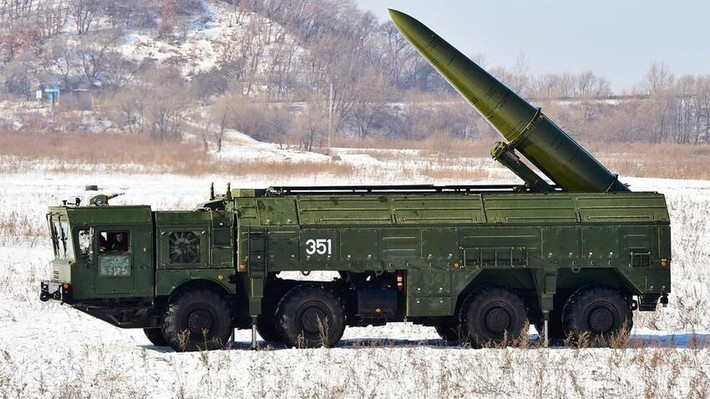 Đây cũng nên được xem là phản ứng từ Nga khi mới đây Ukraine khẳng định họ đã thử nghiệm thành công tên lửa đạn đạo chiến thuật Grom-2 khi bắn trúng mục tiêu cách điểm phóng 700 km.