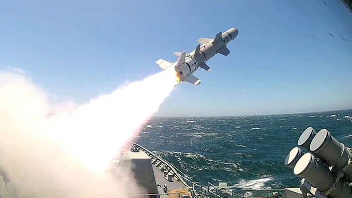 Trên thực tế, Harpoon lần đầu tiên xuất hiện trong Chiến tranh Iran-Iraq, nơi tên lửa được sử dụng trong nhiều cuộc giao tranh khác nhau. Điều thú vị là tên lửa Harpoon được Iran sử dụng để chống lại các mục tiêu của Iraq, trong khi Iraq được Mỹ hỗ trợ.
