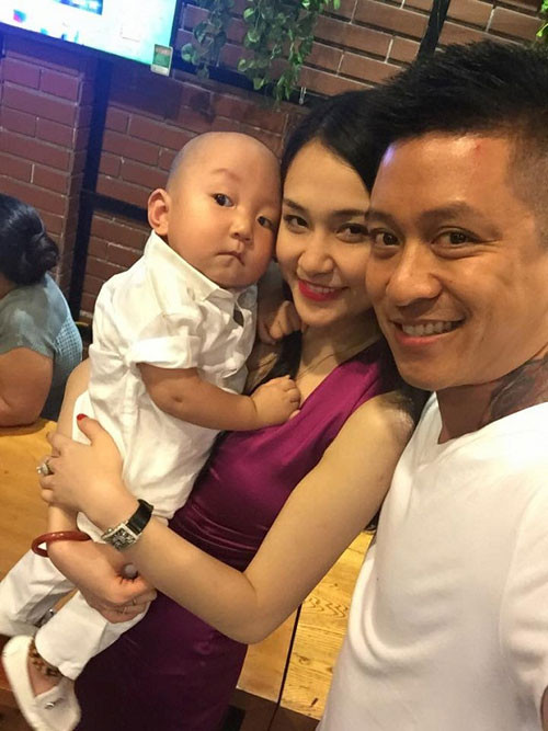 Hiện tại, Tuấn Hưng và Hương Baby đã có một tổ ấm hạnh phúc ở một chung cư cao cấp tại Hà Nội. Những ngày vừa qua, nam ca sĩ đã có một sự kiện ngọt ngào khi tự mình tổ chức tiệc sinh nhật đầy năm cho con trai yêu.