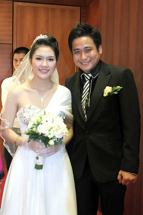 Nhiều cuộc tình đi qua để lại cho Minh Tiệp những vết thương và sự buồn chán. Anh cũng có thêm nhiều người đẹp từ nữ MC thời tiết đến "kiều nữ" Lý Nhã Kỳ nhưng cuối cùng anh chọn người đẹp Thùy Dương. Tháng 6/2011, Minh Tiệp khiến truyền thông và công chúng bất ngờ khi cùng Thùy Dương nên duyên hạnh phúc.