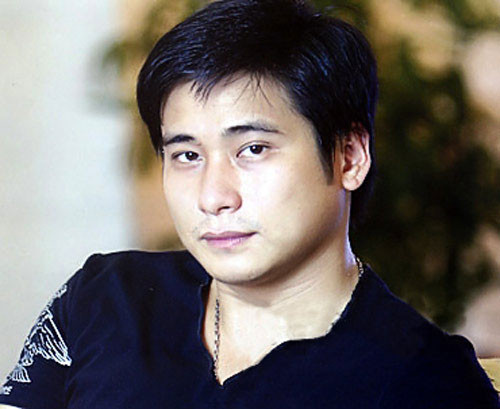 Không có quá nhiều ồn ào như Tuấn Hưng hay Huy Khánh, nhưng Minh Tiệp cũng khiến showbiz phía Bắc đồn thổi những câu chuyện tình yêu nhiều màu sắc của anh. Với vẻ điển trai cùng giọng nói truyền cảm, nam diễn viên đất Bắc này cũng khiến nhiều cô gái xiêu lòng.