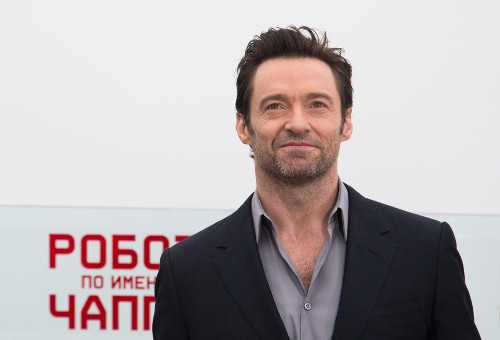 Hugh Jackman. 8 năm về trước, Hugh Jackman đã từ chối lời đề nghị vai diễn James Bond vì bận quay cho X-Men 2. Mới đây, anh lại liên tục đứng đầu các cuộc khảo sát của người hâm mộ chọn ra diễn viên thủ vai điệp viên 007 tiếp theo. Lần này, anh tỏ ra khá hào hứng. Dù chưa nhận được đề nghị chính thức nào từ ê-kíp, nhưng Hugh thấy đây là một cơ hội thú vị.