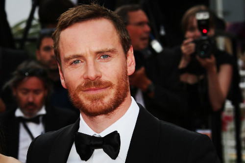 Michael Fassbender. Vài năm trở lại đây, ngôi sao người Đức, Michael Fassbender được xem là hiện tượng của điện ảnh thế giới nhờ khả năng hóa thân đa dạng. Vẻ ngoài mạnh mẽ nhưng đầy lịch lãm giúp “Magneto thời trẻ” là một lựa chọn phù hợp cho vai diễn James Bond.