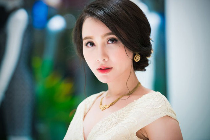 Sở hữu ngoại hình đẹp, được nhiều đạo diễn ưu ái vào những vai diễn hay và ấn tượng, Minh Hà luôn để lại được ấn tượng tốt trong lòng công chúng. Khi đến với "Hôn nhân trong ngõ hẹp", nữ MC cũng được nhiều người kỳ vọng. Ấy vậy mà sự cố "phim giả tình thật" với bạn diễn Chí Nhân đã khiến người đẹp lao đao đối mặt với scandal "cướp chồng" khó ai chấp nhận.