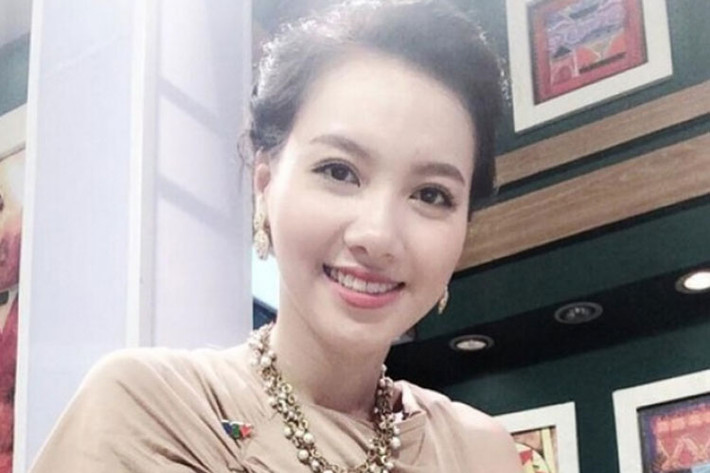 Đứng trước tin đồn, lẫn thị phi không hay về mình, MC Minh Hà chọn cách khóa trang cá nhân, không chia sẻ với báo chí và im lặng trước thị phi. Tuy nhiên, dù không có bất kỳ phát ngôn nào nhưng nữ MC xinh đẹp này vẫn bị gắn mác "kẻ thứ ba". Có thể nói, con đường sự nghiệp đang "lên như diều gặp gió" của Minh Hà sẽ chững lại bởi sự việc xảy ra ngoài ý muốn này.