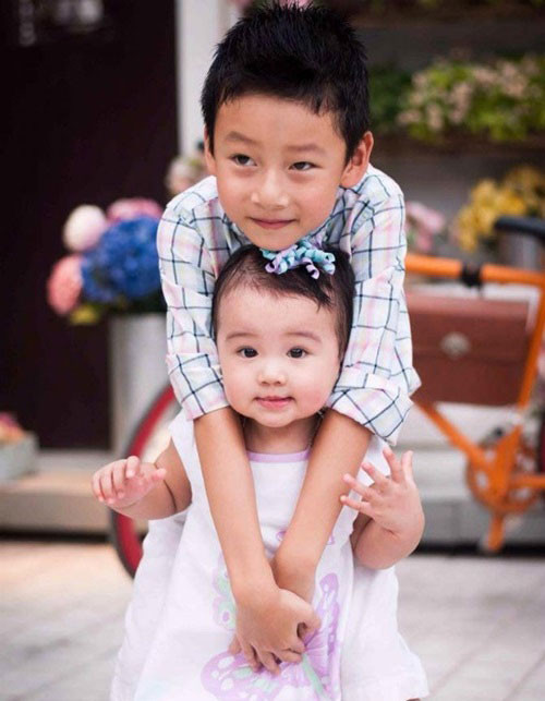 Cô hãnh diện khi con trai Bảo Nam rất hiểu chuyện, ngoan ngoãn và yêu thương em gái nhỏ.
