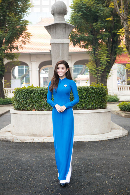 Khi tham gia giao lưu cùng các học sinh trường THPT Chuyên Lê Hồng Phong, TP HCM, Huyền My cảm thấy rất háo hức vì đây là một hoạt động vô cùng ý nghĩa.