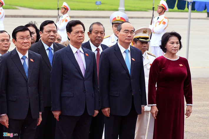 Bà Ngân cùng lãnh đạo Đảng và Nhà nước tại lễ viếng Chủ tịch Hồ Chí Minh ngày 20/5/2015.